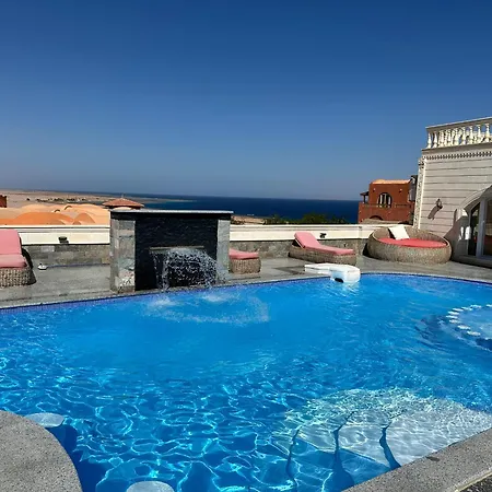 Beautiful Secluded Apartment With Pool