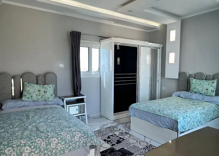 Beautiful Secluded With Pool Appartement *
